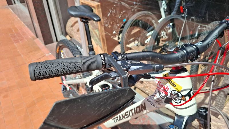 Käytetty Transition Sentinel Carbon Frameset 2025 2025 Mountainbike — kuva 5 / 6