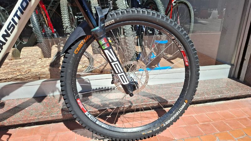 Käytetty Transition Sentinel Carbon Frameset 2025 2025 Mountainbike — kuva 3 / 6