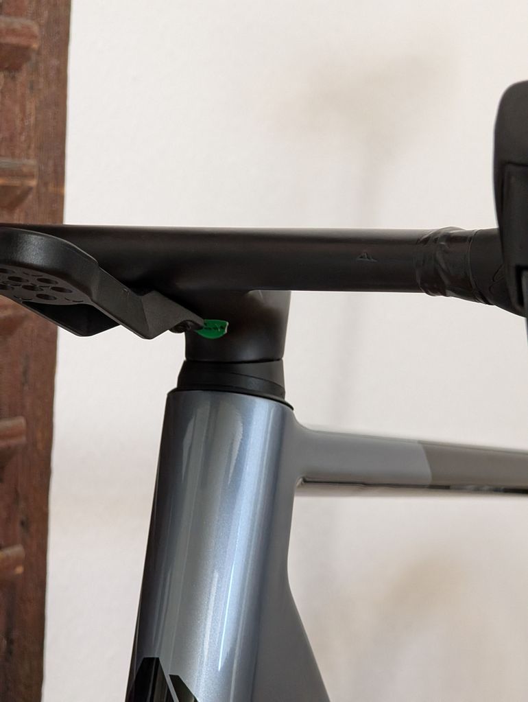 Used Canyon Ultimate CF SL 7 AXS 2025 2025 Road & Gravel — image 7 of 11