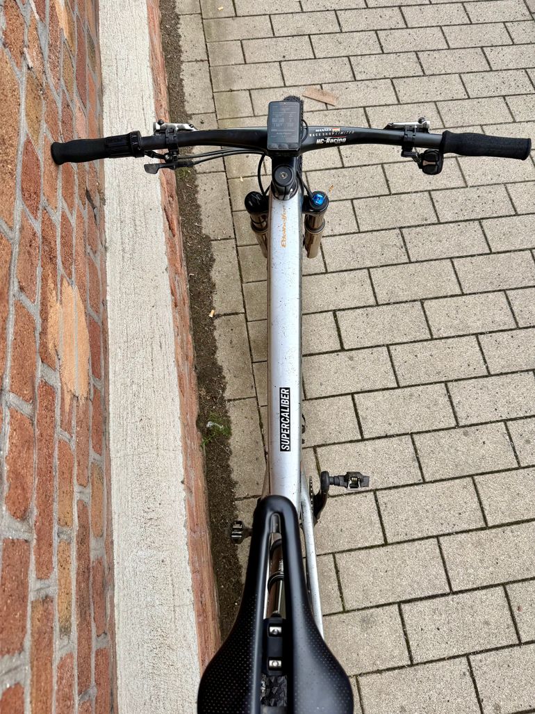 Used Trek Supercaliber SLR 9.9 XX AXS Gen 2 2024 2024 Mountainbike, Light Gray, 29 — image 5 of 19