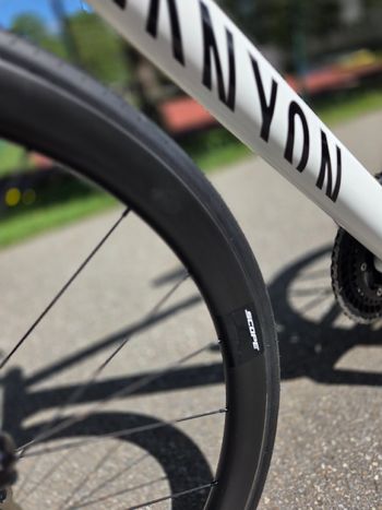 Used Canyon Ultimate CF SL 7 2024 2024 Road & Gravel — image 5 of 9
