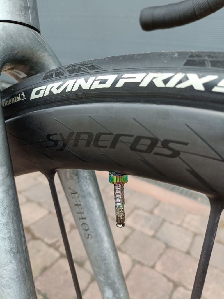 Used Specialized S-Works Aethos 2 - SRAM RED AXS 2026 2026 Road & Gravel, Gris claro — image 6 of 6