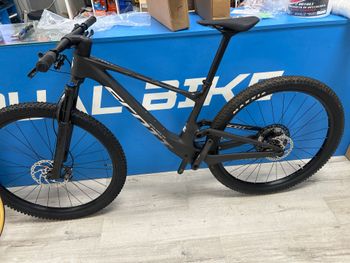 Used Scott Spark RC Team 2024 2024 Mountainbike — image 2 of 7