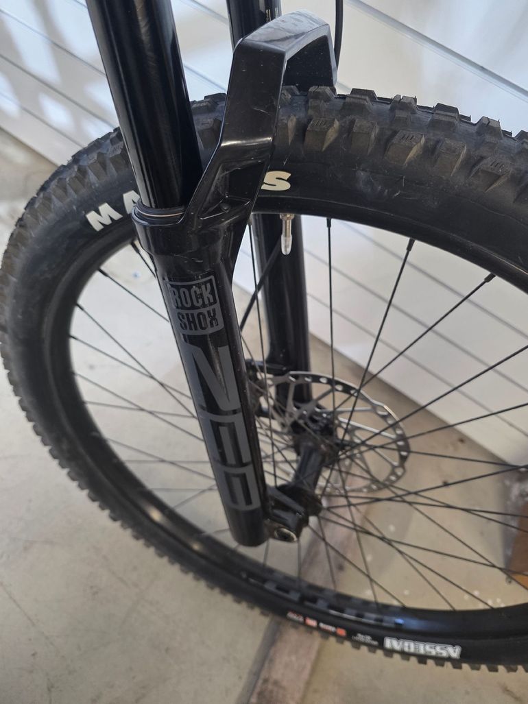 Used Cannondale Jekyll 2 2024 2024 Mountainbike — image 6 of 10