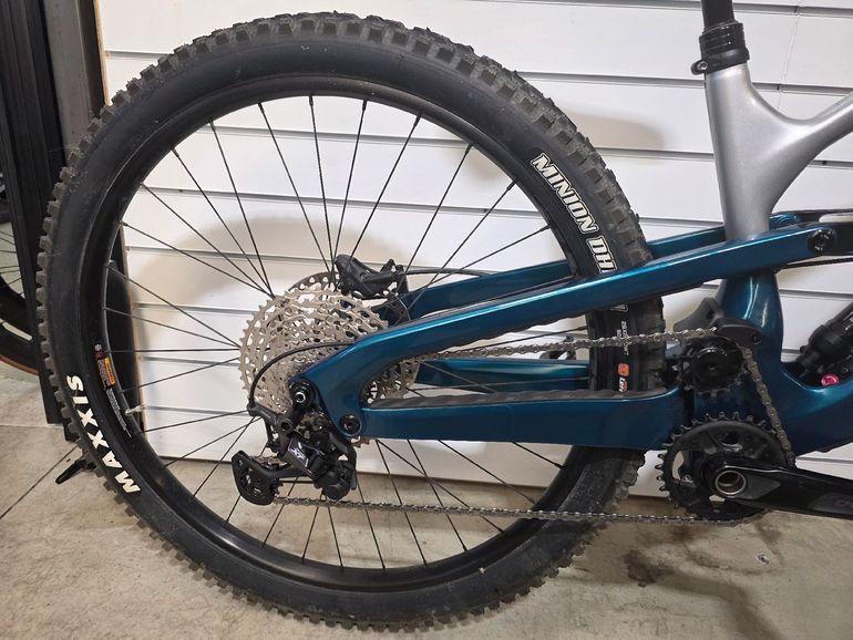 Used Cannondale Jekyll 2 2024 2024 Mountainbike — image 2 of 10