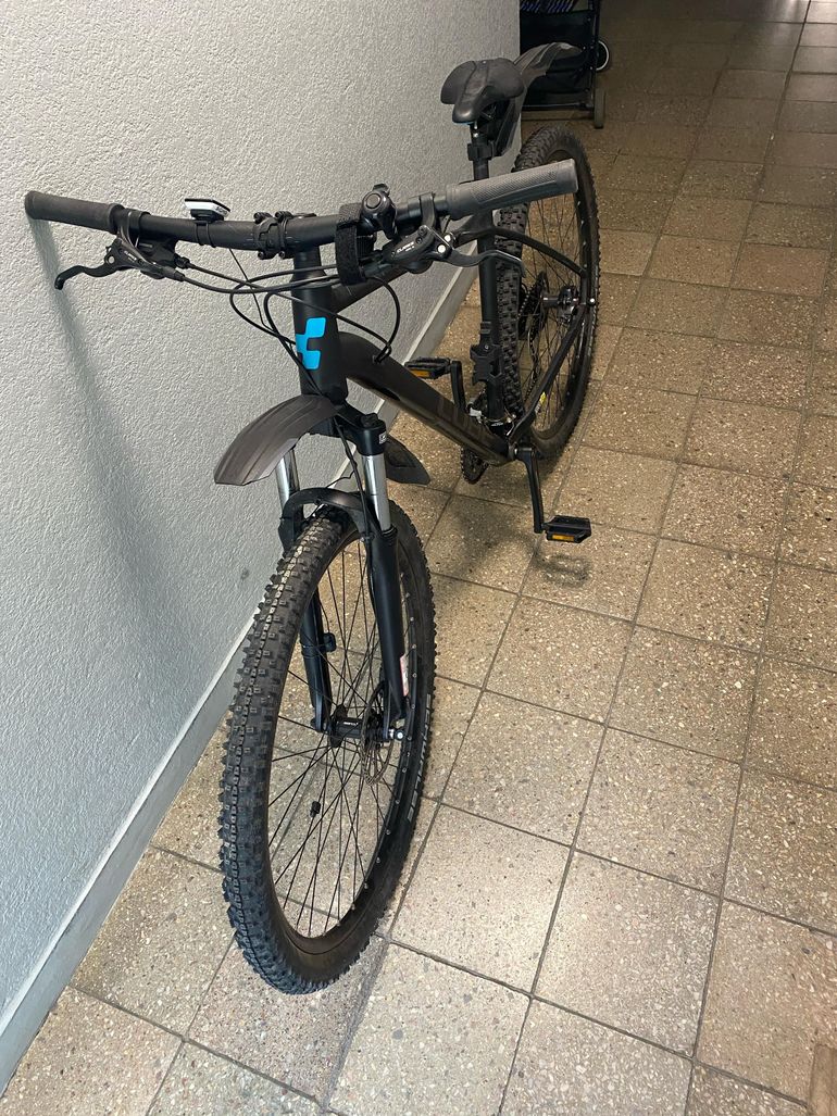 Used CUBE Aim Shimano Acera 2022 Mountainbike, Black — image 1 of 10