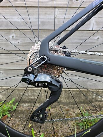 Used Merida REACTO 6000 Di2 2024 2024 Road & Gravel, Black — image 6 of 18