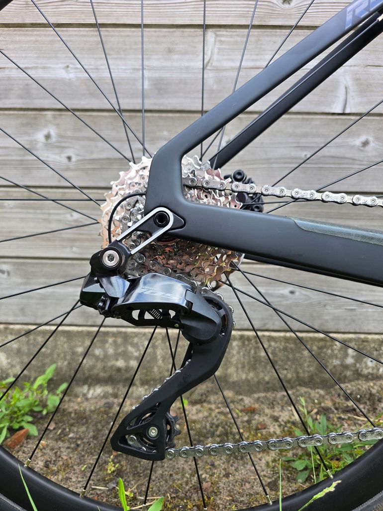 Used Merida REACTO 6000 Di2 2024 2024 Road & Gravel, Black — image 6 of 18