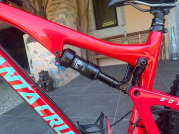Used Santa Cruz 5010 C S 2017 2017 Mountainbike, Red, 27.5 — image 7 of 15