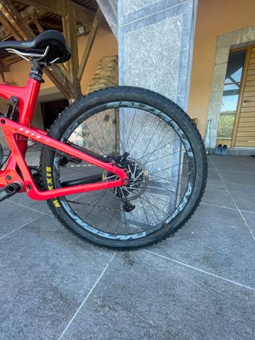 Used Santa Cruz 5010 C S 2017 2017 Mountainbike, Red, 27.5 — image 9 of 15