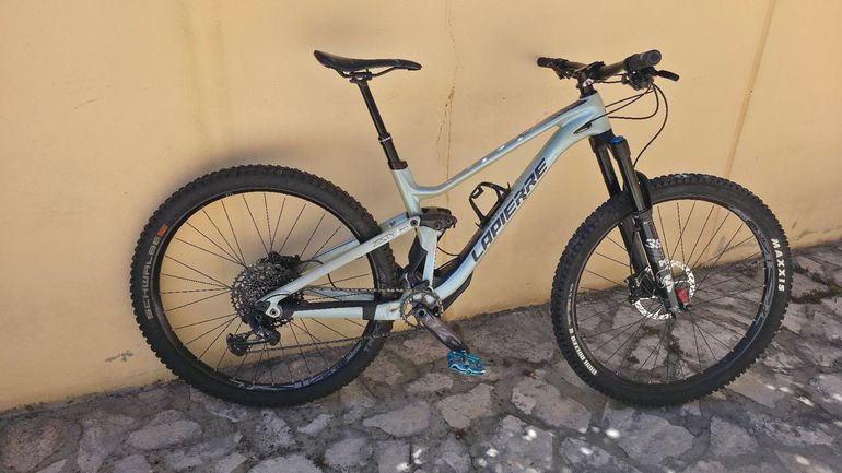 Used Lapierre Zesty AM CF 6.9 2021 2021 Mountainbike, White, 29 — image 2 of 6