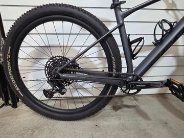 Used Scott Scale 970 2024 2024 Mountainbike, Light Gray, 29 — image 2 of 8