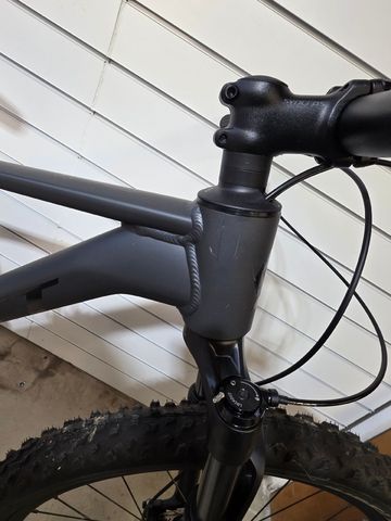 Used Scott Scale 970 2024 2024 Mountainbike, Light Gray, 29 — image 5 of 8
