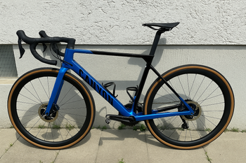 Used Canyon Ultimate CF SL 7 Di2 2023 2023 Road & Gravel, Black — image 2 of 7