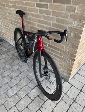 Used Trek Madone SLR 7 Gen 6 2021 2021 Road & Gravel, Red — image 6 of 7