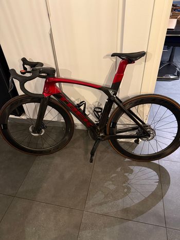 Used Trek Madone SLR 7 Gen 6 2021 2021 Road & Gravel, Red — image 7 of 7