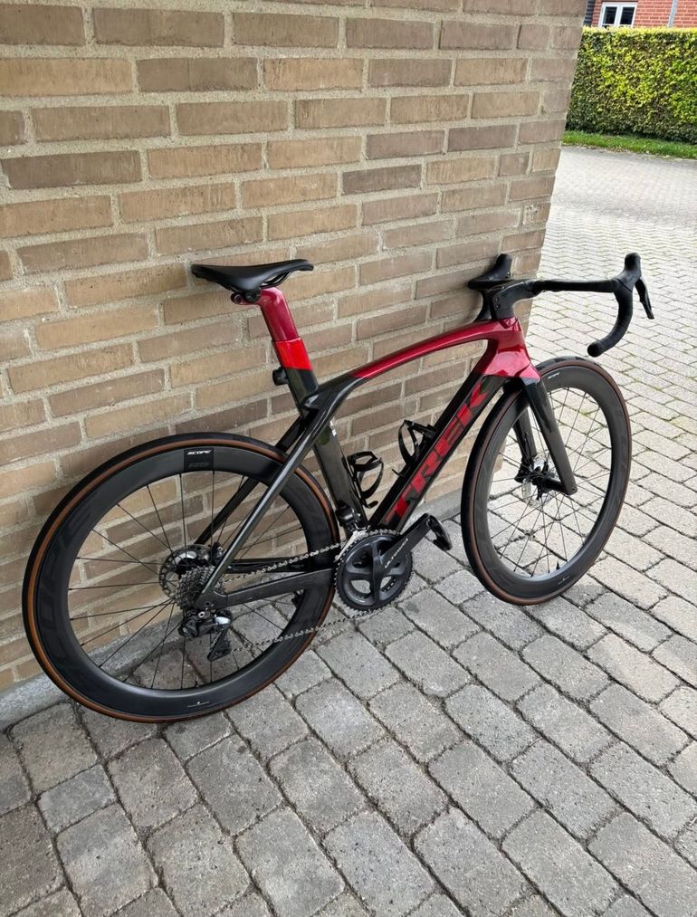 Used Trek Madone SLR 7 Gen 6 2021 2021 Road & Gravel, Red — image 2 of 7