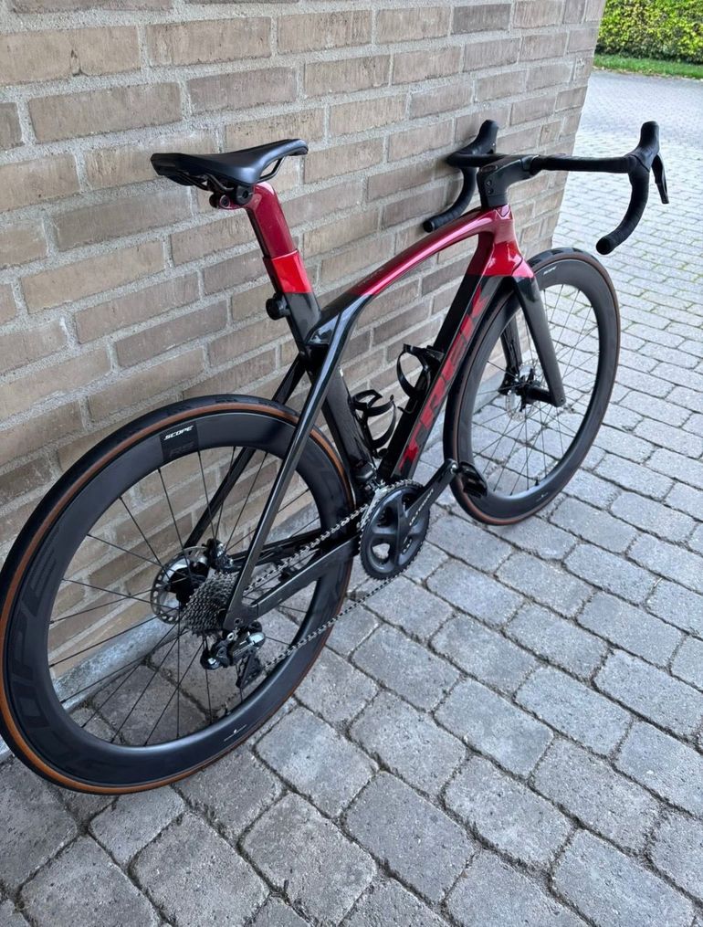 Used Trek Madone SLR 7 Gen 6 2021 2021 Road & Gravel, Red — image 3 of 7