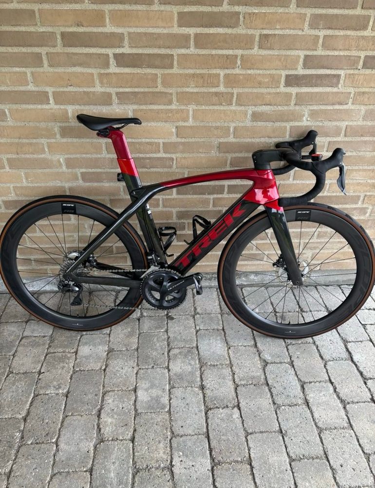 Used Trek Madone SLR 7 Gen 6 2021 2021 Road & Gravel, Red — image 1 of 7