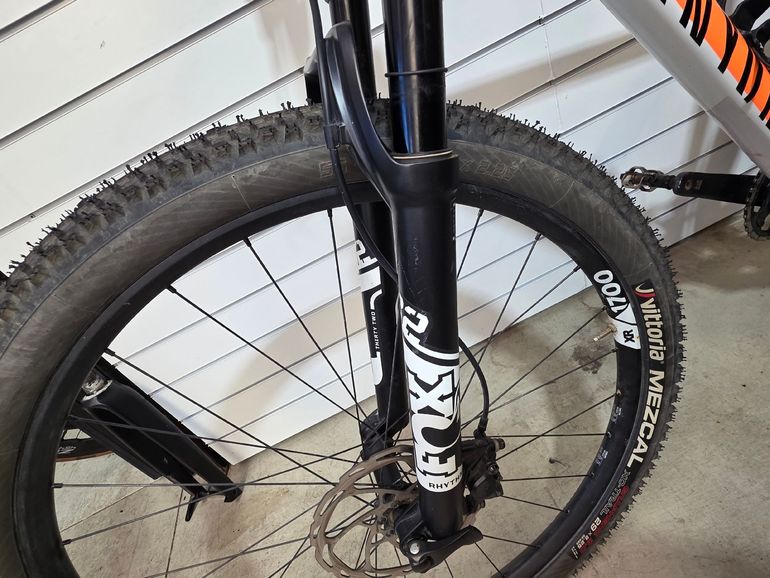 Used Canyon Exceed CF 6 2023 2023 Mountainbike, Weiß, 29 — image 9 of 10