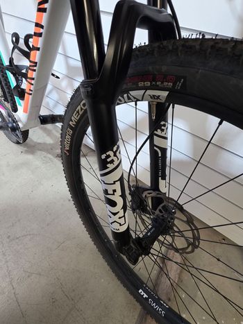 Used Canyon Exceed CF 6 2023 2023 Mountainbike, Weiß, 29 — image 6 of 10