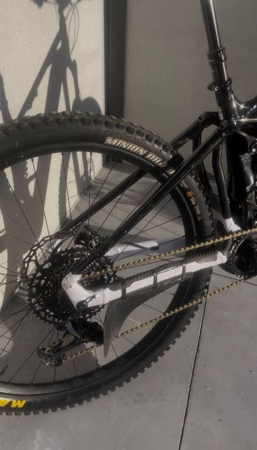 Used Mondraker LEVEL R 2022 2022 Mountainbike, White, 29 — image 3 of 5