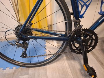 Trek Domane AL 2 2022 2022 Road & Gravel de segunda mano, Azul — imagen 2 de 5