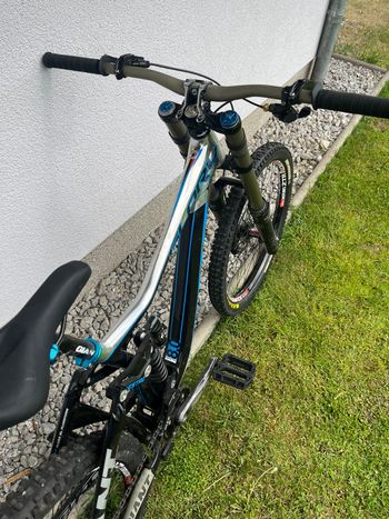 Used Giant Glory 0 2013 2013 Mountainbike, White — image 6 of 7