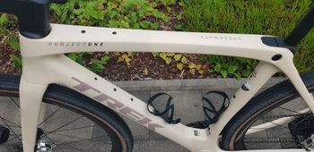 Used Trek Checkmate SLR 9 AXS 2026 2026 Road & Gravel, White — image 4 of 9