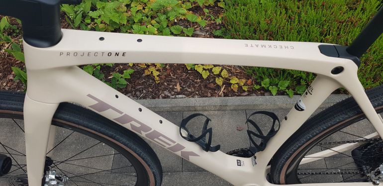 Used Trek Checkmate SLR 9 AXS 2026 2026 Road & Gravel, White — image 4 of 9