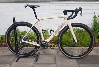 Used Trek Checkmate SLR 9 AXS 2026 2026 Road & Gravel, White — image 2 of 9