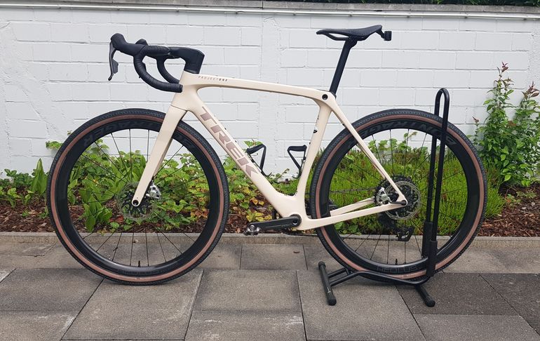Used Trek Checkmate SLR 9 AXS 2026 2026 Road & Gravel, White — image 1 of 9