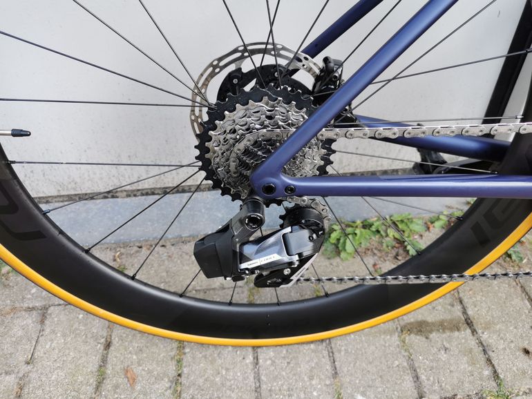 Used Specialized Tarmac SL8 Pro - SRAM Force eTAP AXS 2025 2025 Road & Gravel, Blue — image 2 of 3