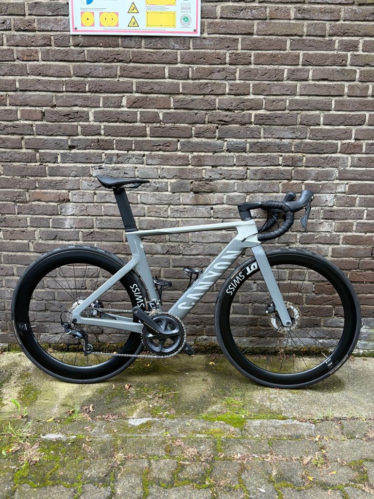 Used Canyon Aeroad CF SL 8 2023 2023 Road & Gravel, Hellgrau — image 1 of 10