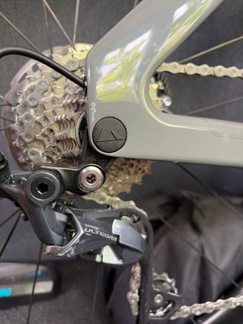 Used Canyon Aeroad CF SL 8 2023 2023 Road & Gravel, Hellgrau — image 8 of 10