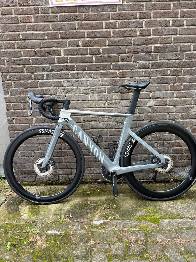 Used Canyon Aeroad CF SL 8 2023 2023 Road & Gravel, Hellgrau — image 2 of 10