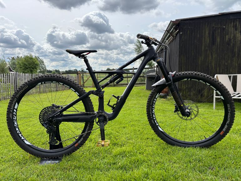 Used Specialized Enduro Elite 29/6Fattie 2018 2018 Mountainbike, Black, 29 — image 1 of 7