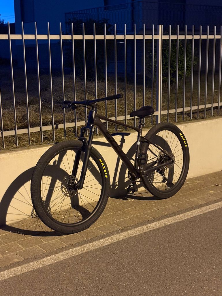 Used Scott Scale 980 2024 2024 Mountainbike, Negro — image 6 of 7