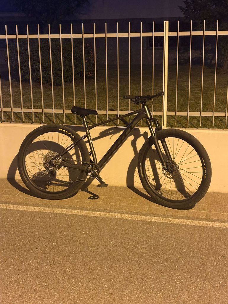 Used Scott Scale 980 2024 2024 Mountainbike, Negro — image 1 of 7