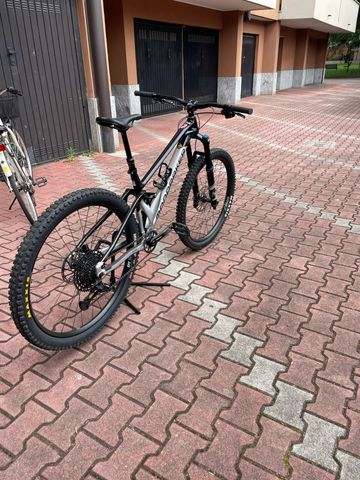 Used Mondraker FOXY 2022 2022 Mountainbike, Black, 29 — image 2 of 4