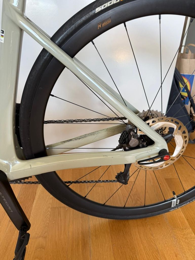Used Rose Xlite 04 Ultegra Di2 2024 2024 Road & Gravel, Light Gray — image 8 of 8
