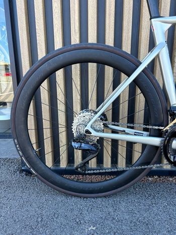 Used Adris Adris Custom Shimano Ultegra Di2 2024 Road & Gravel, Light Gray — image 5 of 6