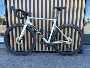 Used Adris Adris Custom Shimano Ultegra Di2 2024 Road & Gravel, Light Gray — image 2 of 6
