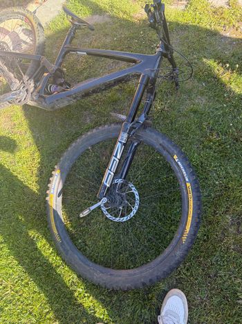 Used Specialized Enduro Expert 2023 2023 Mountainbike, Black — image 9 of 9