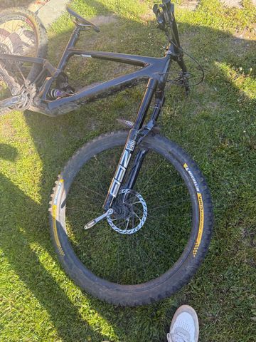 Used Specialized Enduro Expert 2023 2023 Mountainbike, Black — image 9 of 13