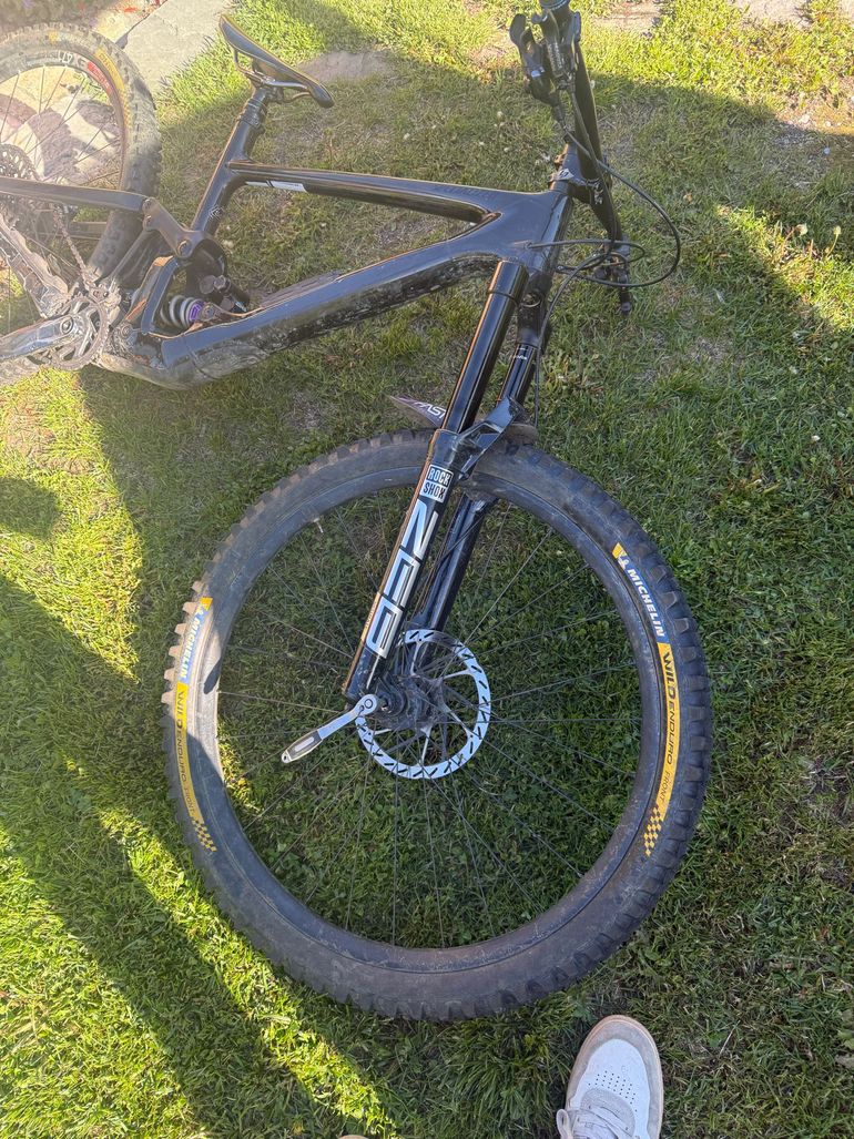 Used Specialized Enduro Expert 2023 2023 Mountainbike, Black — image 9 of 9