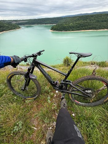 Used Specialized Enduro Expert 2023 2023 Mountainbike, Black — image 7 of 9