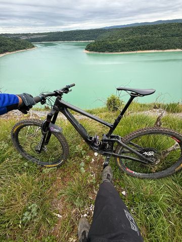 Used Specialized Enduro Expert 2023 2023 Mountainbike, Black — image 7 of 13