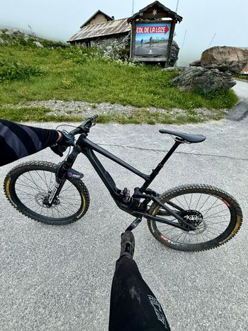 Used Specialized Enduro Expert 2023 2023 Mountainbike, Black — image 3 of 13