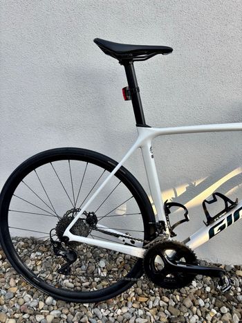 Used Giant TCR Advanced Disc 2 2022 2022 Road & Gravel, White — image 2 of 8